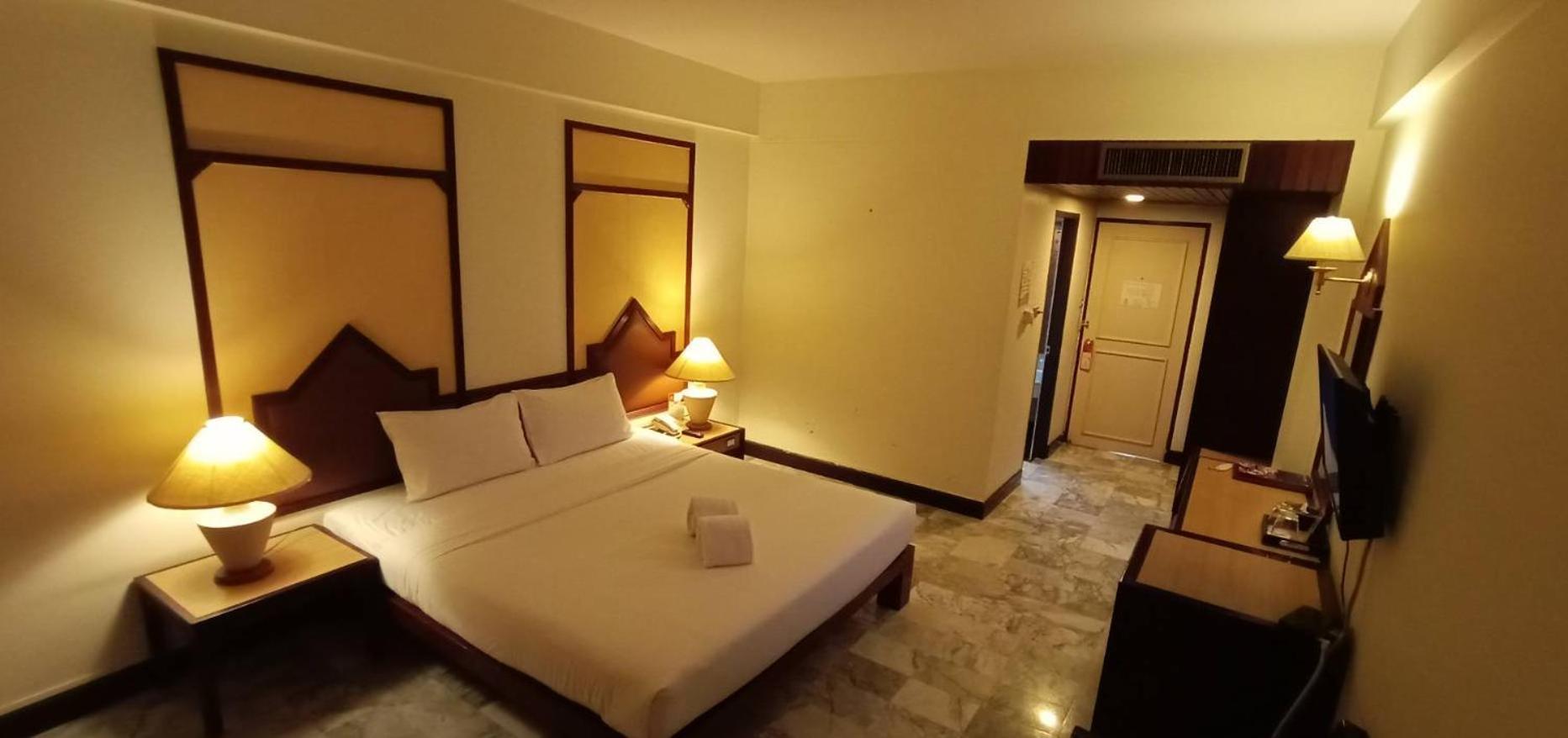 Seeharaj Hotel Uttaradit Exterior foto