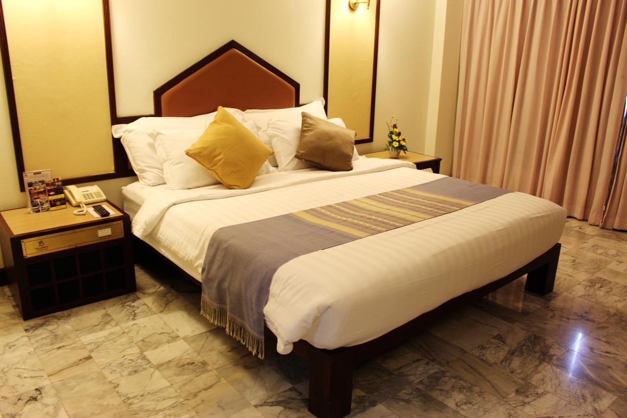 Seeharaj Hotel Uttaradit Exterior foto